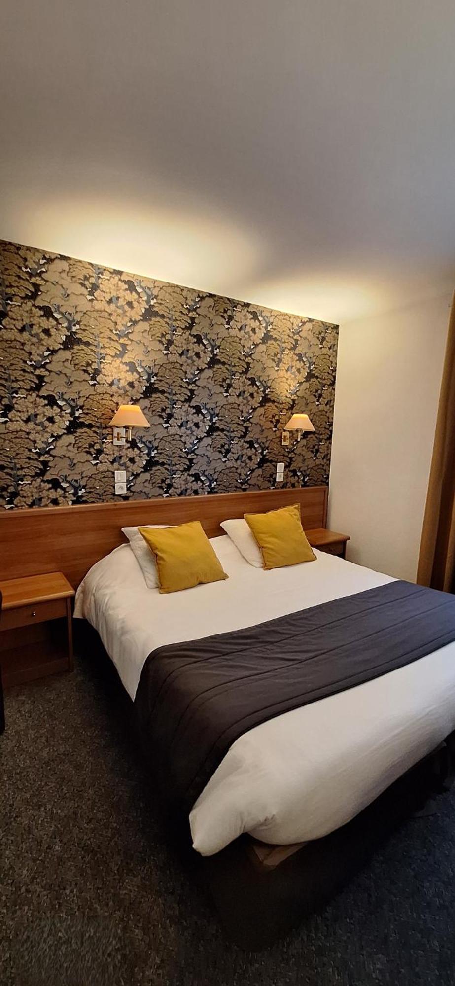 Brit Hotel Le Cygne Сен-Ілер-дю-Аркуе Екстер'єр фото