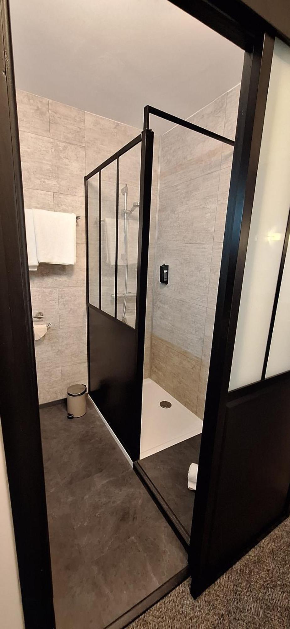 Brit Hotel Le Cygne Сен-Ілер-дю-Аркуе Екстер'єр фото