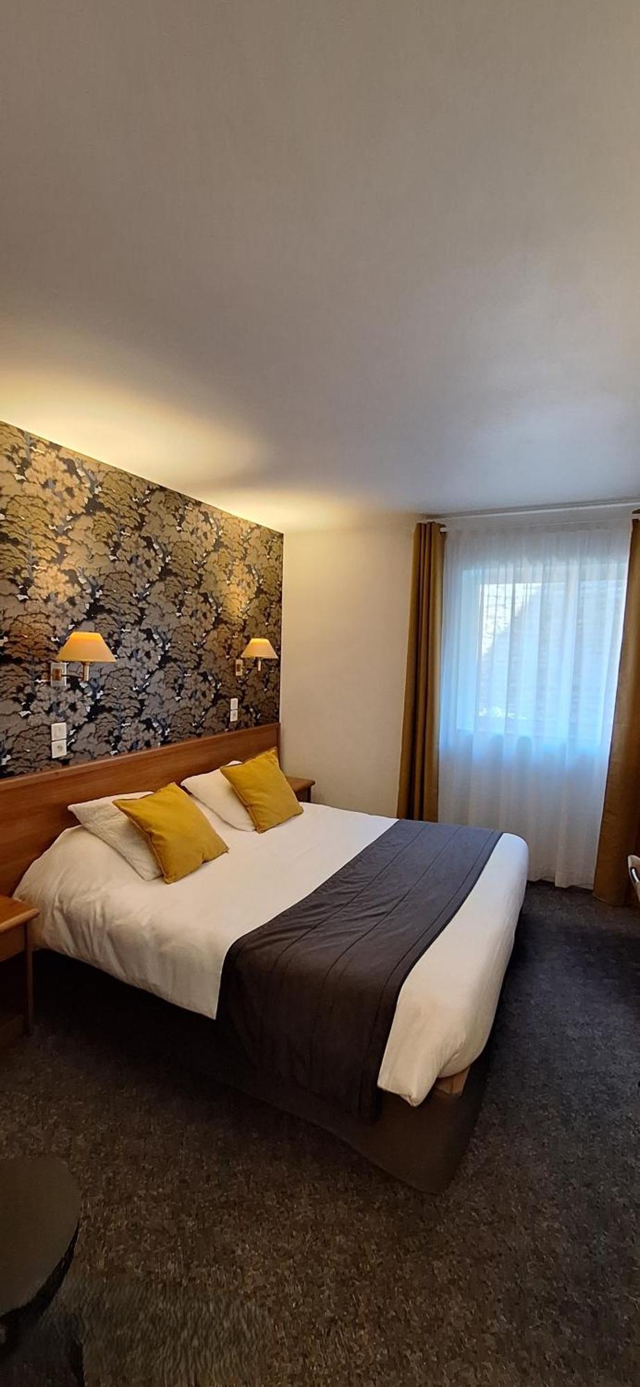 Brit Hotel Le Cygne Сен-Ілер-дю-Аркуе Екстер'єр фото